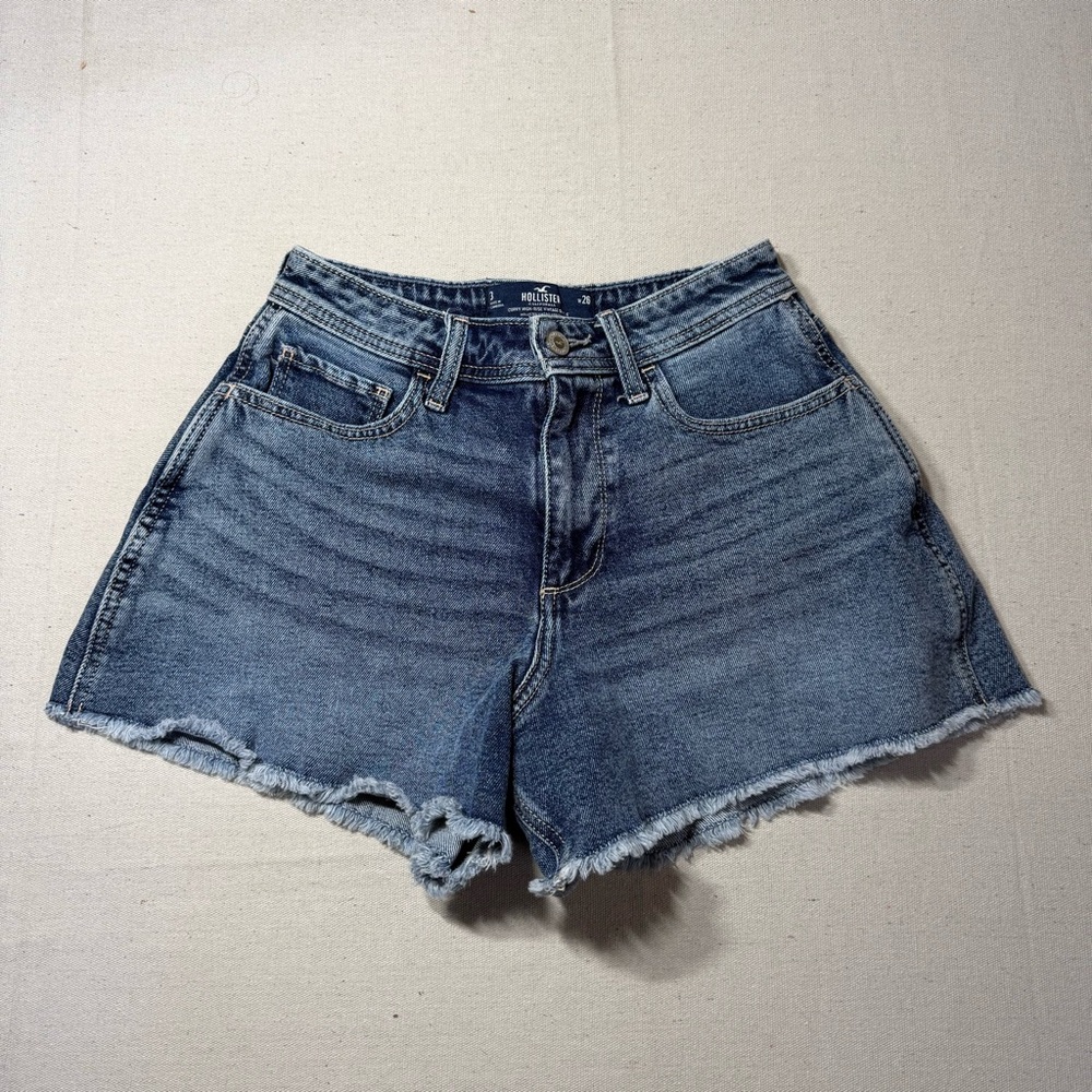 Hollister Curvy High Rise Vintage Denim Shorts Size 3 W26